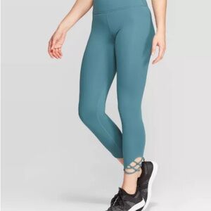 JoyLab Teal High-Waisted Capri 22” Leggings Size: Large